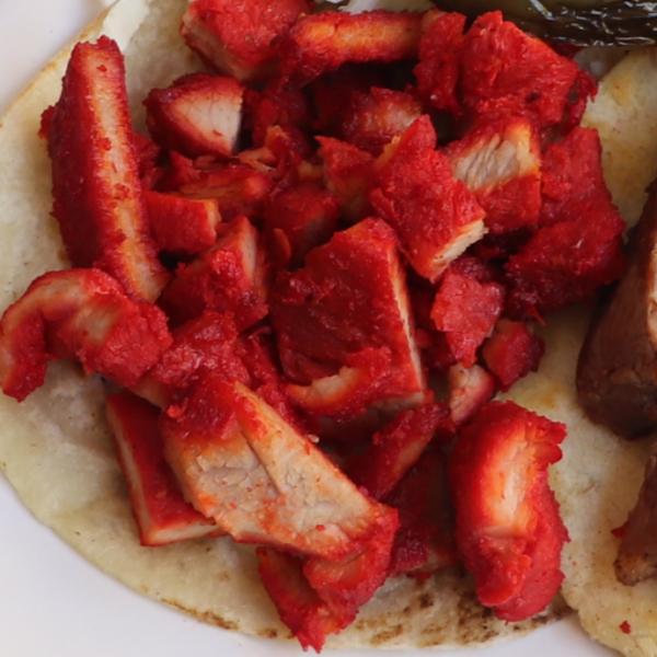 Taco de adobada de harina